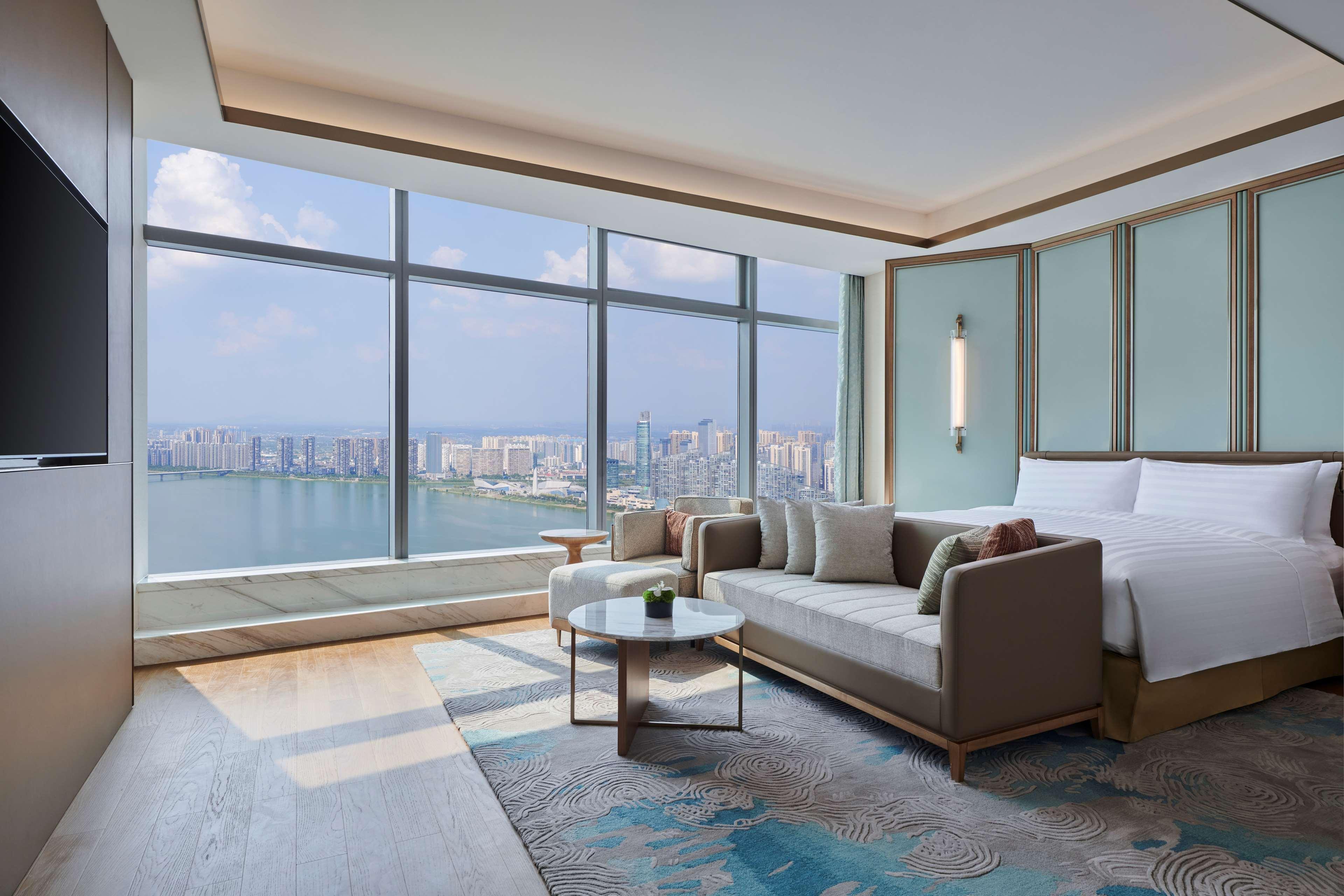 Hilton Changsha Riverside Экстерьер фото