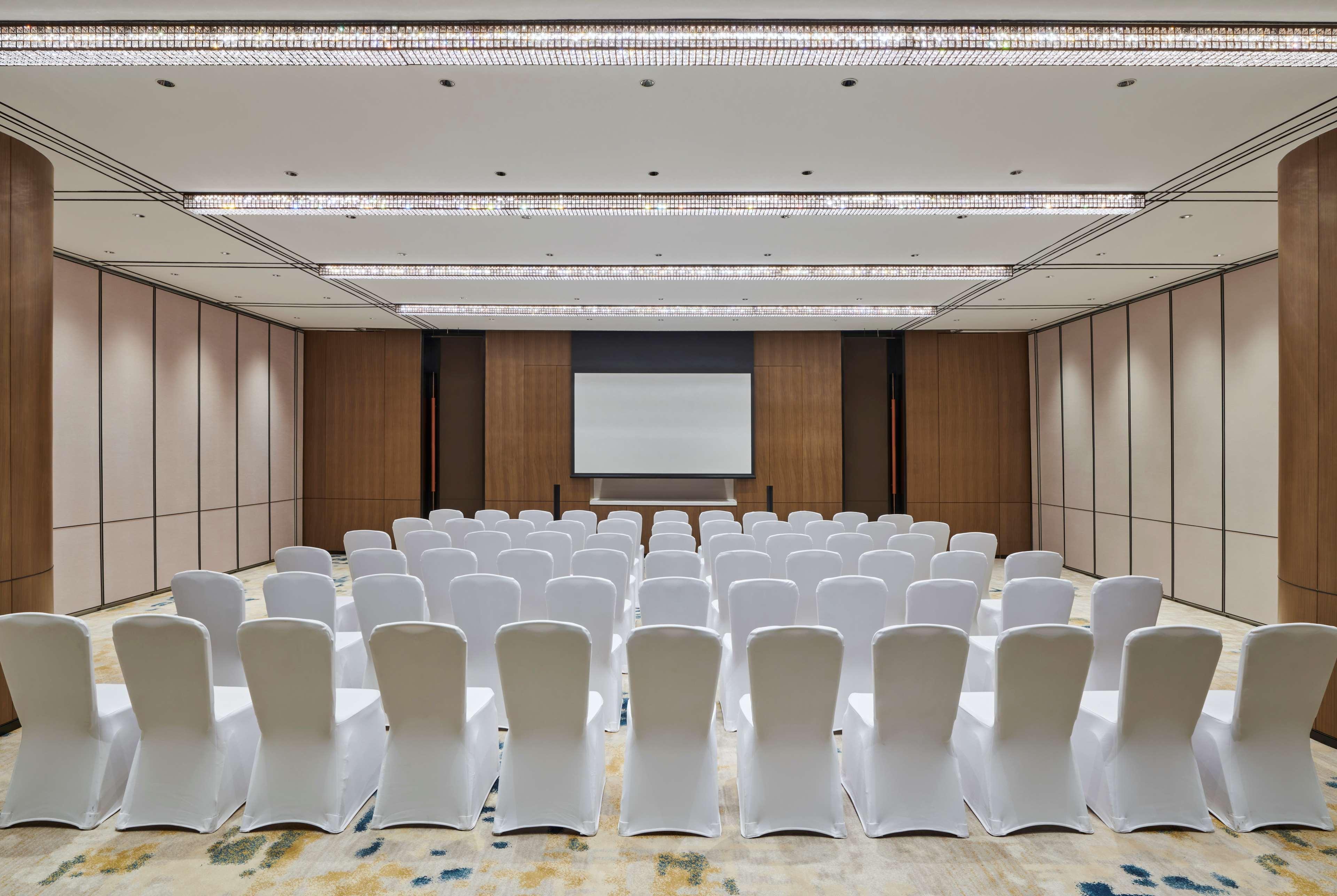 Hilton Changsha Riverside Экстерьер фото