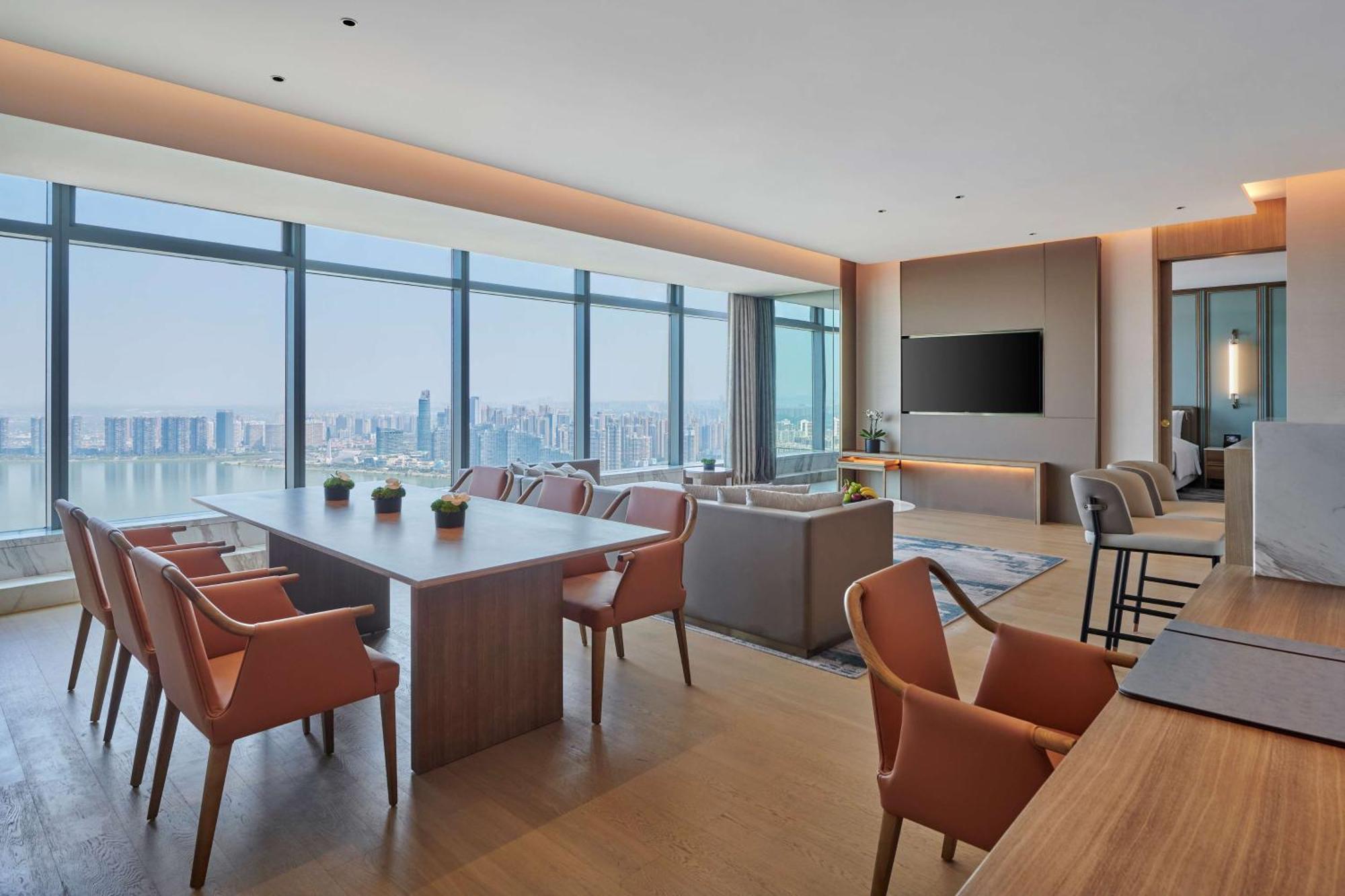 Hilton Changsha Riverside Экстерьер фото