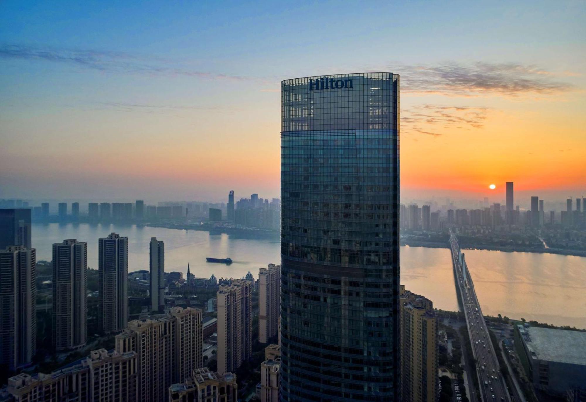 Hilton Changsha Riverside Экстерьер фото