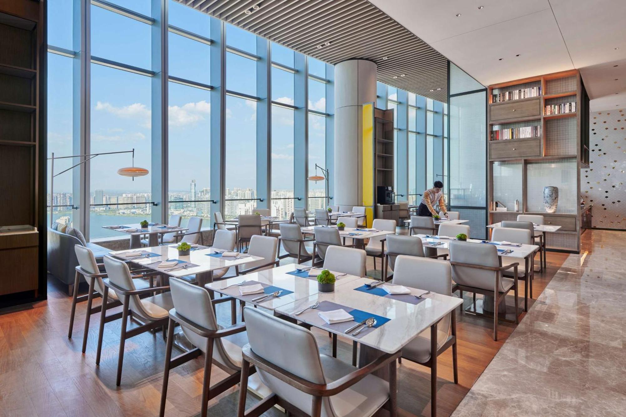 Hilton Changsha Riverside Экстерьер фото