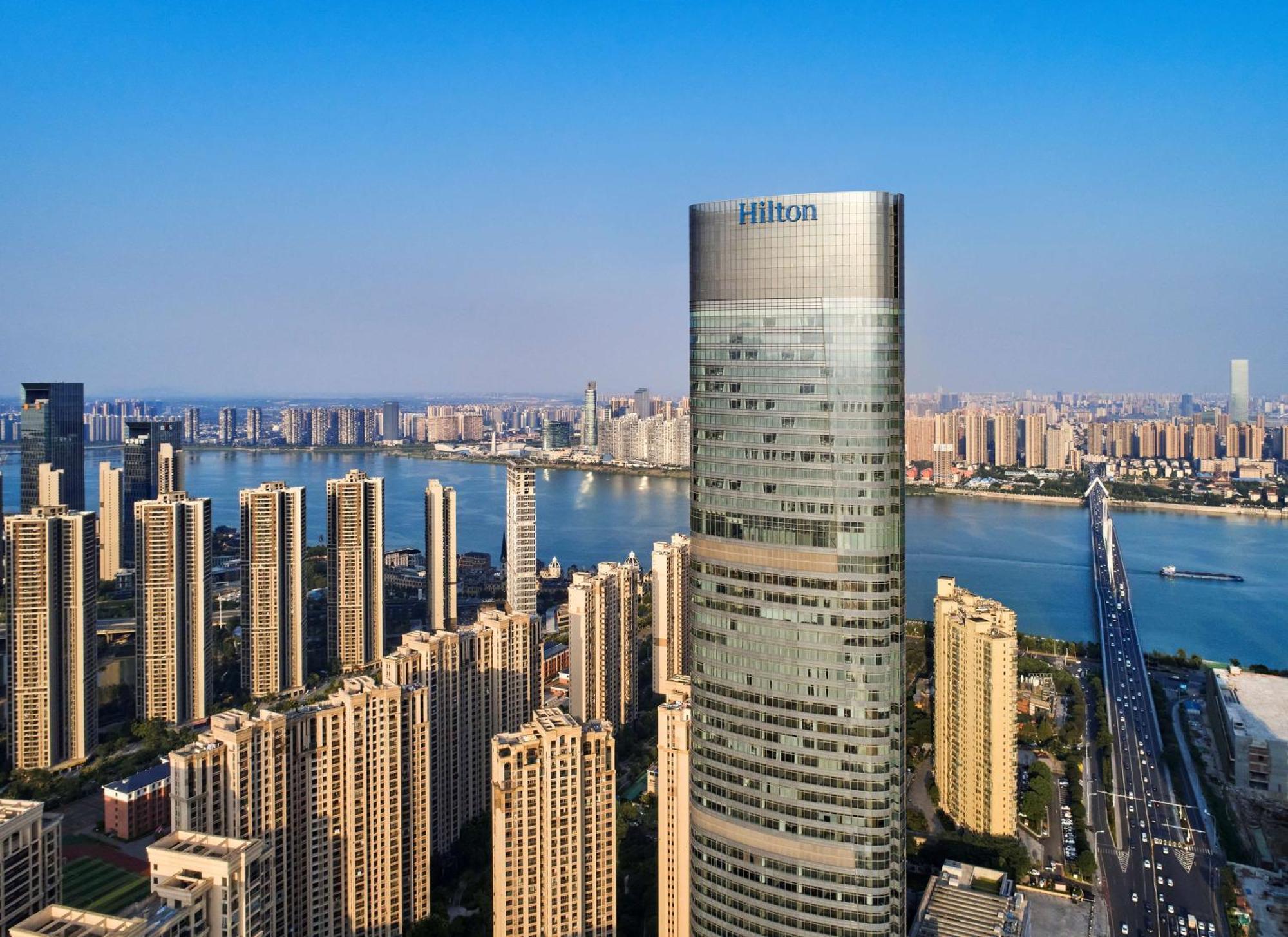 Hilton Changsha Riverside Экстерьер фото