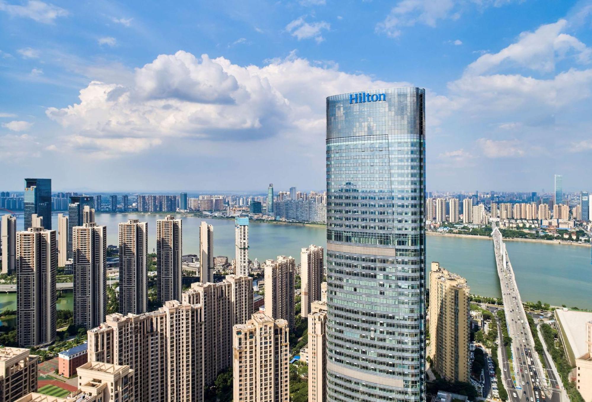 Hilton Changsha Riverside Экстерьер фото